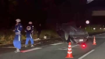 【速報】家族乗せた車がひっくり返る　長崎バイパスで横転事故　長崎市方面に向かう下り線・古賀市布IC付近