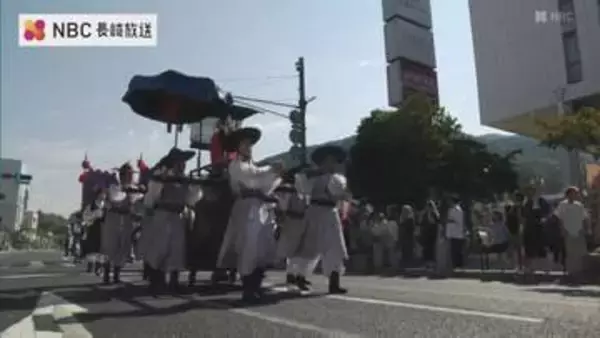 ”朝鮮通信使”行列再現 厳原港まつりのメインイベント 対馬市と韓国から総勢250人参加
