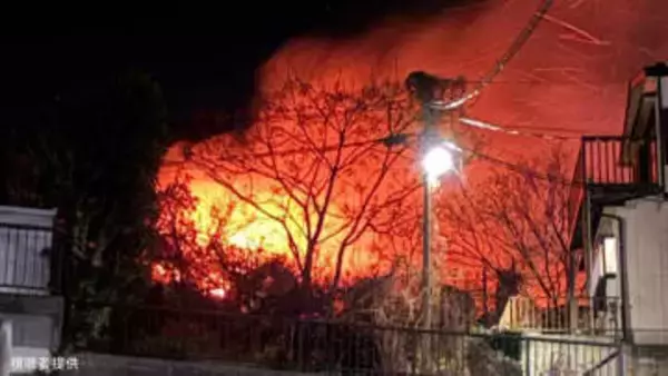 【速報】放火の可能性も　近所の男性から事情聴取　長崎市日の出町で空き家全焼