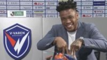 J2得点王＆MVPのＷ受賞！V長崎・マテウス ジェズス選手「来年は髪色をずっと【青】と【オレンジ】に！？」