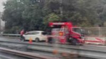 長崎バイパス下り　犬継バス停付近で計６台が絡む事故