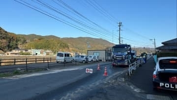 【速報】5歳位の男児が重体　長崎県川棚町石木郷で大型トラックと車が正面衝突　計3人搬送