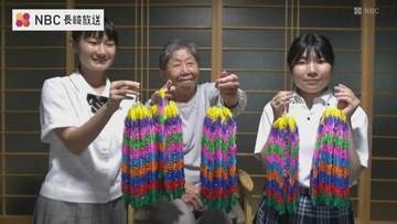 これまでに折った鶴は40万羽…五島の藤原良子さん 千羽鶴を高校生平和大使らに託す