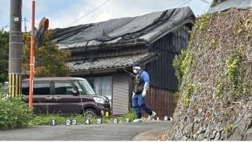 【速報】長崎県平戸で強盗未遂事件　刃物持った男が「金を出せ」20代女性に要求、逃走《特徴》40代、身長160センチ位、ニット帽、白マスク、黒サングラス
