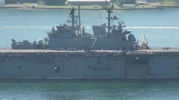 中東派遣の米海軍強襲揚陸艦「トリポリ」長崎県の佐世保基地に帰還