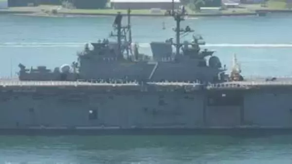 中東派遣の米海軍強襲揚陸艦「トリポリ」長崎県の佐世保基地に帰還