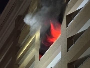 マンション9階で火災　「モバイルバッテリーから煙」と通報　長崎県佐世保市