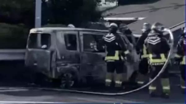 【高速】長崎道・大村IC出口付近で軽乗用車が炎上　「軽乗用車の下の方から火が出ている」