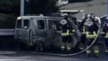【高速】長崎道・大村IC出口付近で軽乗用車が炎上　「軽乗用車の下の方から火が出ている」