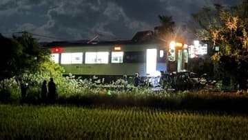 列車と車の衝突事故で10代から50代の3人病院搬送　長崎県佐世保市 松浦鉄道