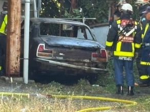車1台丸焦げに…「車が燃えている」通行人から通報　長崎・佐世保市