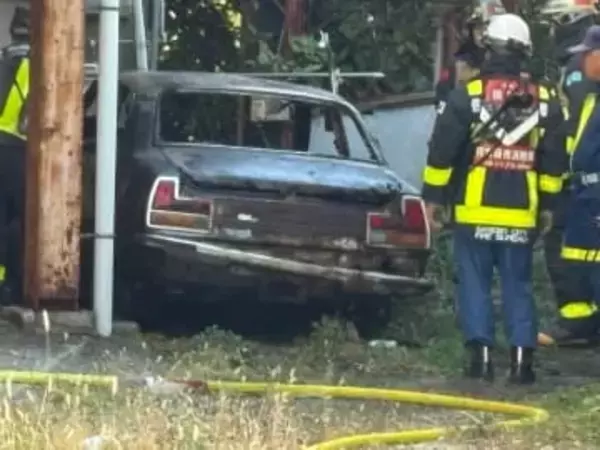 車1台丸焦げに…「車が燃えている」通行人から通報　長崎・佐世保市