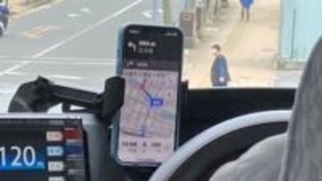 【2025年PV3位】「スマホをカーナビ代わり」は違反？手持ち操作で一発免停のケースも…ホルダー固定はOK？警察に聞いた