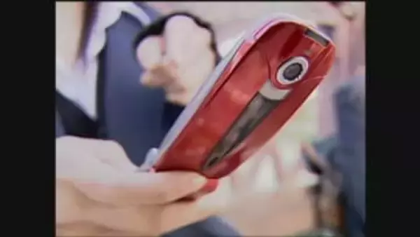 いよいよ「ガラケー」3月31日で終了…全国で数十万人が自動解約に　思い出のメールと写真はどうなる？