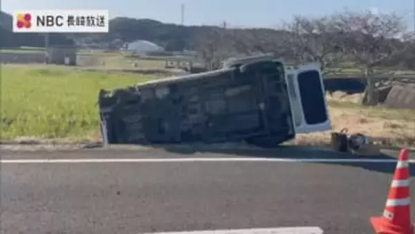 軽乗用車が横転　運転していた女性（70代）が死亡　同乗の男子高校生は軽傷　長崎県壱岐市