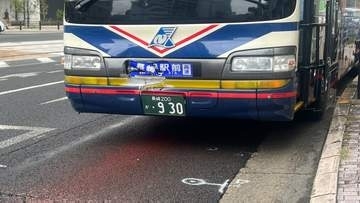 【速報】長崎市銭座町でバスがバイクに追突する事故 バイクの運転手が病院に搬送、乗員乗客にけがなし