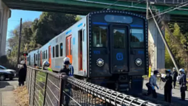 【続報】JR長崎本線で列車と車が衝突　一時運転見合わせで約250人に影響