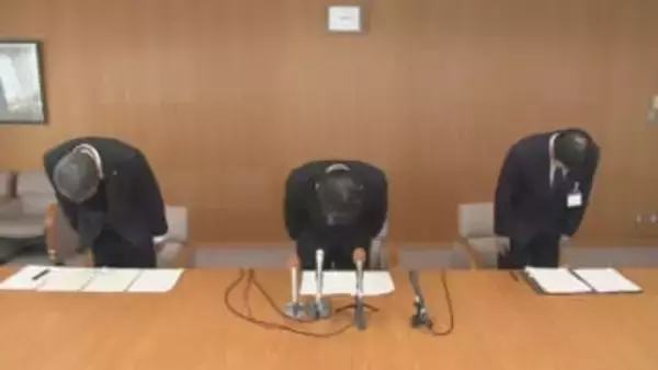 サンダルにスマホを縛りつけて…市役所内で女性職員を盗撮　50代の男性課長を停職6か月の懲戒処分　他の職員が目撃…事実を認める「たくさんの人に迷惑をかけて申し訳ない」　長野・茅野市