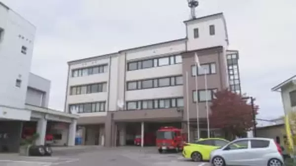 救急車が単独事故　搬送11分遅れる　トンネル通り抜ける際に上部が接触し破損　別の救急車が出動