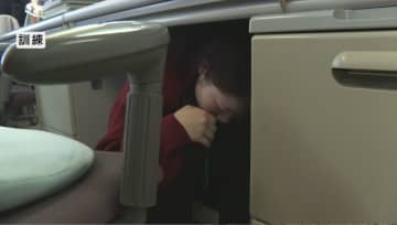 命を守る『3つの基本行動』　 地震発生時は「姿勢を低く」「頭を守る」「動かない」　長野・松本市で「シェイクアウト訓練」　東日本大震災から15年　#知り続ける