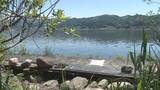 「「悪意ある確信犯」諏訪湖畔に無許可で”釣り用台座”　河川法違反の「不法占用」　警告書を貼るが、はがされる　期限を迎えても、名乗り出ず「そのまま」　長野県が撤去を含め検討」の画像1