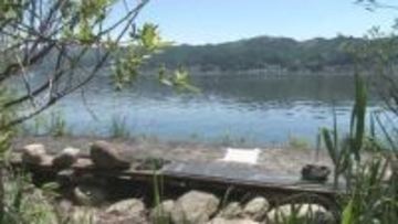 「悪意ある確信犯」諏訪湖畔に無許可で”釣り用台座”　河川法違反の「不法占用」　警告書を貼るが、はがされる　期限を迎えても「そのまま」　長野県が撤去を含め検討