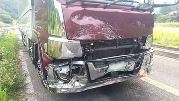 大型トラックと衝突　軽自動車を運転していた大学職員の60歳男性が死亡　大型トラックの静岡県の62歳男性はけががない模様　現場は片側1車線の国道254号　長野・上田市