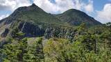 「27歳男性が下山中に転倒し救助　右足骨折で重傷の模様　八ヶ岳連峰の天狗岳付近　山小屋に宿泊するも痛みが改善せず本人が通報　警察と消防が救助し、病院に搬送　長野」の画像1