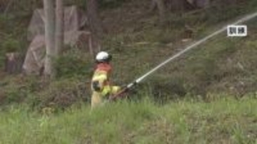 長野県内でも林野火災が倍増　長和町で消防が訓練　ミキサー車で給水、ドローン活用も