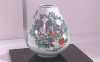 信州の果実を描いた作品も...　人間国宝・今泉今右衛門さんの有田焼の作品展始まる　「作品からにじみ出るものを感じて欲しい」