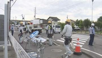 軽乗用車が信号機に衝突　助手席の夫（78）が死亡　運転の妻（79）も搬送　原因は…現場は国道と市道が交わる交差点