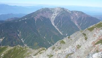 「登山者が滑落した」意識の無い状態で倒れている男性を発見　東京都杉並区の65歳男性が死亡　南アルプス仙丈ケ岳で遭難