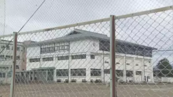 「火をつけた」14歳未満の少年が話す　中学校の剣道場の壁や畳が焼ける　警察が事情聴く