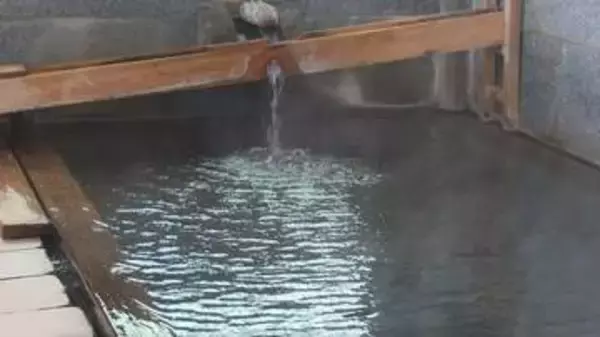 「地元の人限定」だった温泉が一般開放　大人1800円、子ども1000円の「手形」購入で一部の「外湯」が観光客も利用可能に　長野・湯田中温泉