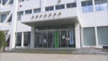 コンビニ駐車場に“刃物男”　77歳男を銃刀法違反の疑いで逮捕　刃渡り6センチを超える文化包丁を持つ　目撃した従業員が通報　防犯カメラ映像解析などで犯行を特定　長野市