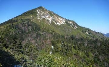 学校登山中に熱中症の疑い　埼玉県の13歳の中学生が脱水症状で行動不能　ヘリコプターで救助、搬送　志賀高原の岩菅山で遭難　長野・山ノ内町