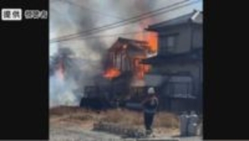 全焼の住宅含む3棟を焼く　立ち木を燃やしていた火が延焼か　けが人や逃げ遅れた人は無し