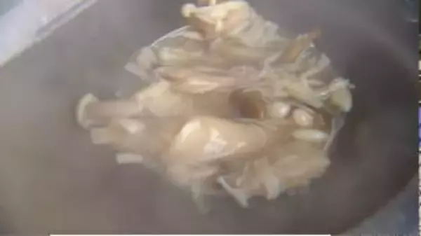 「あったまる…」鍋に炒め物　寒い冬にキノコをどうぞ　産地でイベント　コリコリ食感「黒あわび茸」も人気