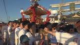 「神輿が街を練り歩く　子供たちはキャラクター神輿を可愛く　大人は江戸神輿を豪快に　湯島天満宮の分社で例大祭」の画像1