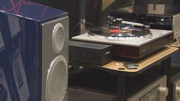 ”こだわりの音”を求めて　オーディオフェアにぎわう　国内外約50メーカーの音響機器を展示販売　NBSホールで聴き比べも