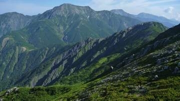 遺体の身元は山口県の68歳男性と判明　南アルプス易老渡付近の登山道を外れた斜面で発見