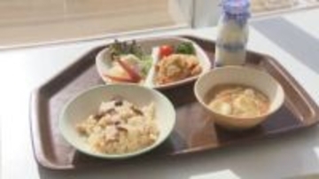 長野市役所の食堂で児童考案の「給食ランチ」　県産食材たっぷり「山賊焼き」「きのこごはん」「野沢菜入りポテトサラダ」　全国学校給食週間に合わせて