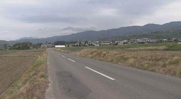 48歳男性が車にはねられ、意識不明の重体　車道部分を歩いていたか　現場は見通しの良い市道　長野・松本市