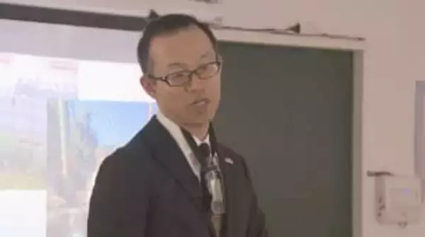 「ウクライナの子供達はあす、あさって生きているか」隣国ポーランドで支援を続ける男性が小学生に現状を伝える　ミサイルの破片を手渡し…児童「死んじゃいそうで怖い」「大変だということを心に刻みたい」