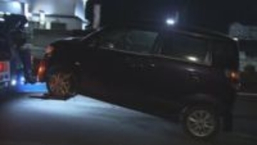 国道を横断中の73歳男性　軽乗用車にはねられ意識不明で搬送　その後意識戻る　首の骨を折る大けが　見通しのいい直線道路　夕方の交通量増える時間帯