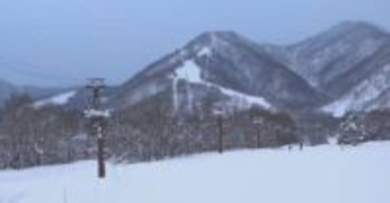 スキー場のリフトで宙づりの女性が心肺停止　スキー場の運営会社「当局の調査に全面協力　社内でも多角的に原因究明進める」　事故のあったリフトは安全対策完了まで営業を休止