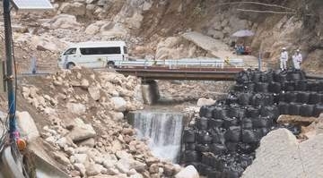 「早い復旧に感謝」土石流から2週間　安曇野の県道が通行再開　仮橋を設置、待ちわびた登山客が次々と山へ　破損した温泉管も仮復旧　少しずつ平常が戻るも、本格的な復旧の見通しは立たず