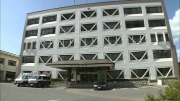 「犬に手をかまれた」飼い主の女性をかみ、逃げ出す　北海道犬、茶色と白色が混じった毛色、体長約50センチの中型犬　警察や市が注意を呼びかけ　長野・松本市