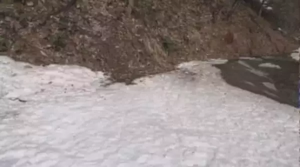 オーストラリア国籍の8歳女児が死亡　母親運転のスノーモービルが横倒しに…　斜面でのり面に乗り上げる　原因は…　家族旅行で体験ツアーに参加中