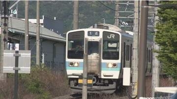 JR中央東線が上諏訪・岡谷間で約2時間運転見合わせ　列車30本に運休や遅れ　約5000人に影響　踏切で女性が列車にはねられ死亡　長野